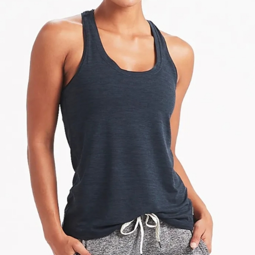 Vuori Lux Performance Tank